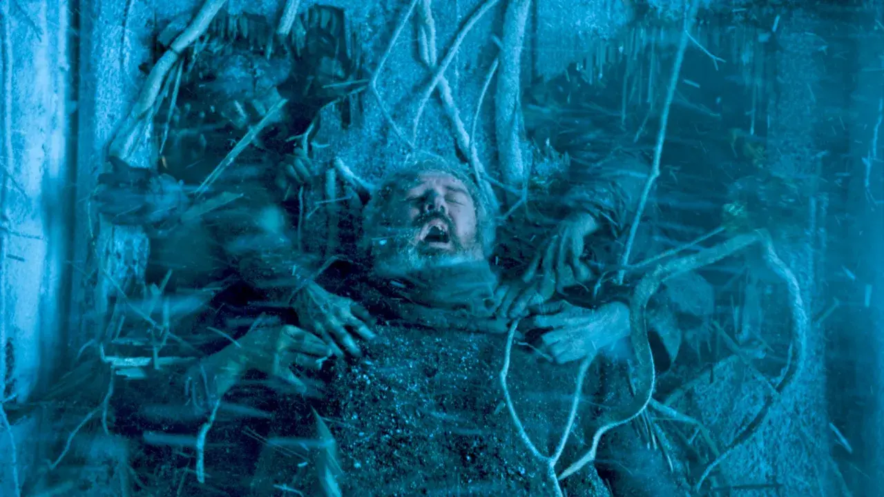 Hodor z "Gry o Tron" w mroźnym uścisku, jego krzyk zamarza w lodzie.