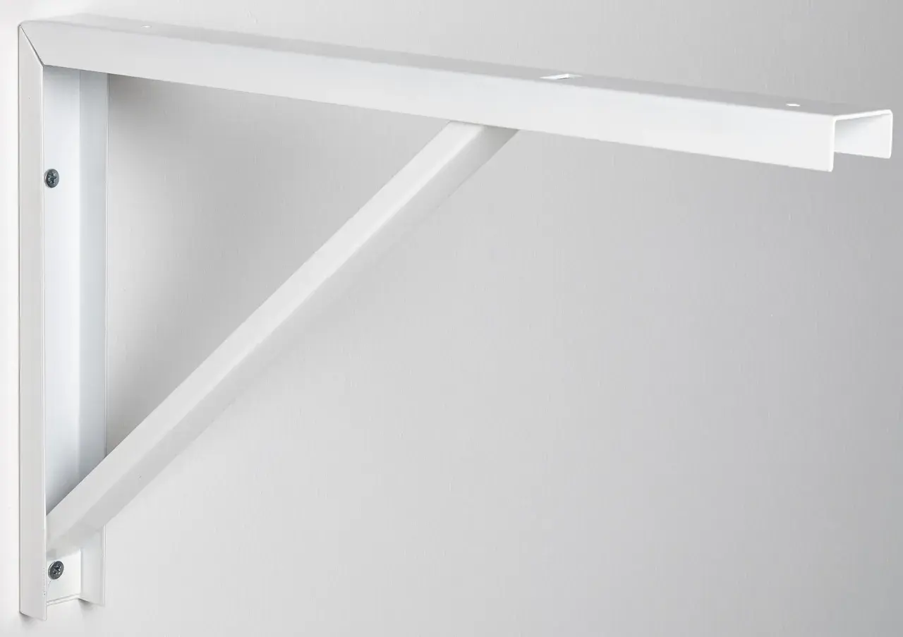 Équerre blanche fixée au mur, prête à supporter un poids sur son côté le plus long.