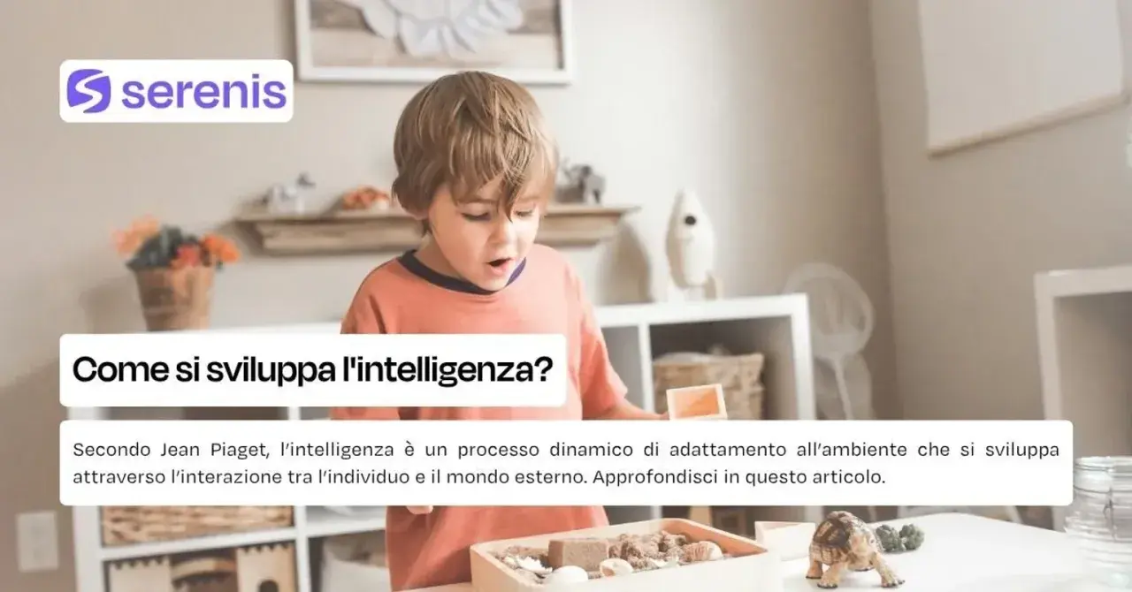Bambino esplora un gioco sensoriale, illustrando l'assimilazione e l'accomodamento nello sviluppo dell'intelligenza secondo Piaget.