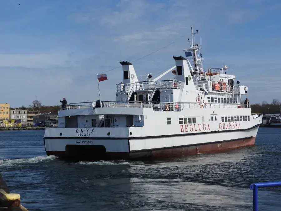 Ile trwa rejs z Gdańska na Hel? Poznaj czas i najlepsze opcje transportu