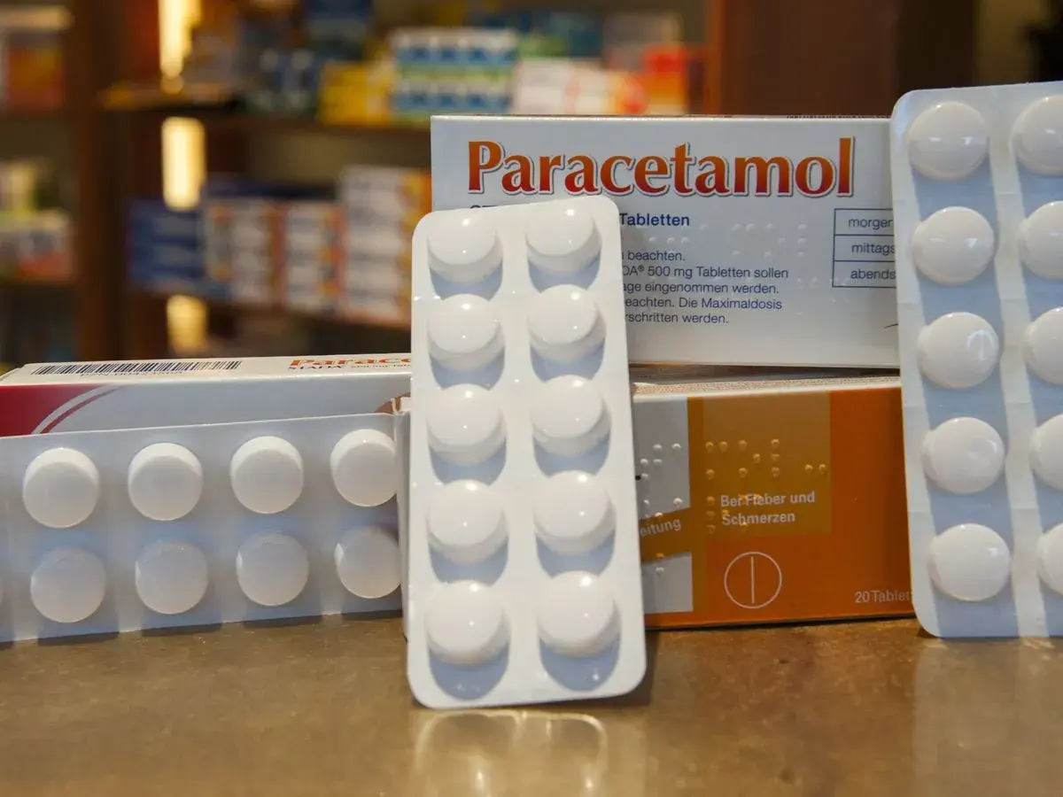 Cajas y blísteres de paracetamol. Si te da sueño, recuerda que el paracetamol da sueño.