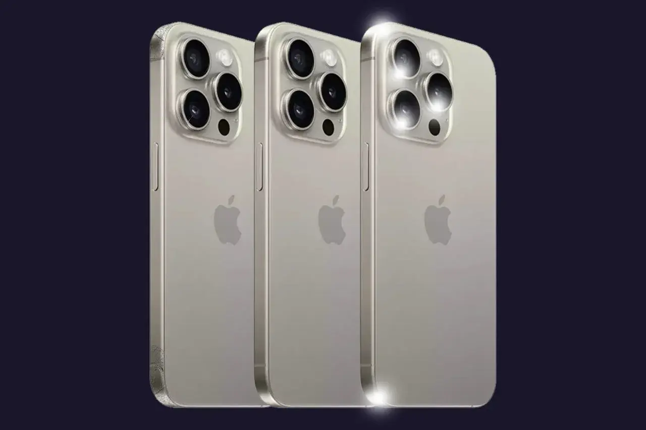 Trois iPhone 12 couleur or, alignés, montrant leurs objectifs photo et le logo Apple.
