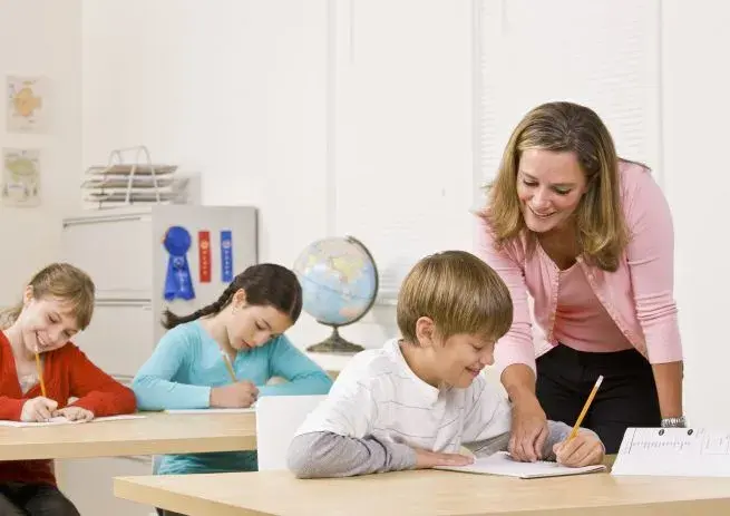 Skuteczny plan pracy dla zajęć wyrównawczych uczniów powracających z zagranicy