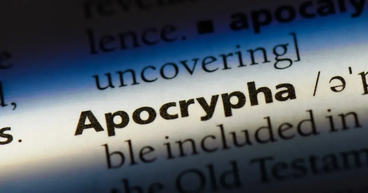 Słowo "Apocrypha" z definicją "uncovering" i fonetycznym zapisem. To jak odkrywanie tajemnic, które nie trafiły do kanonu.