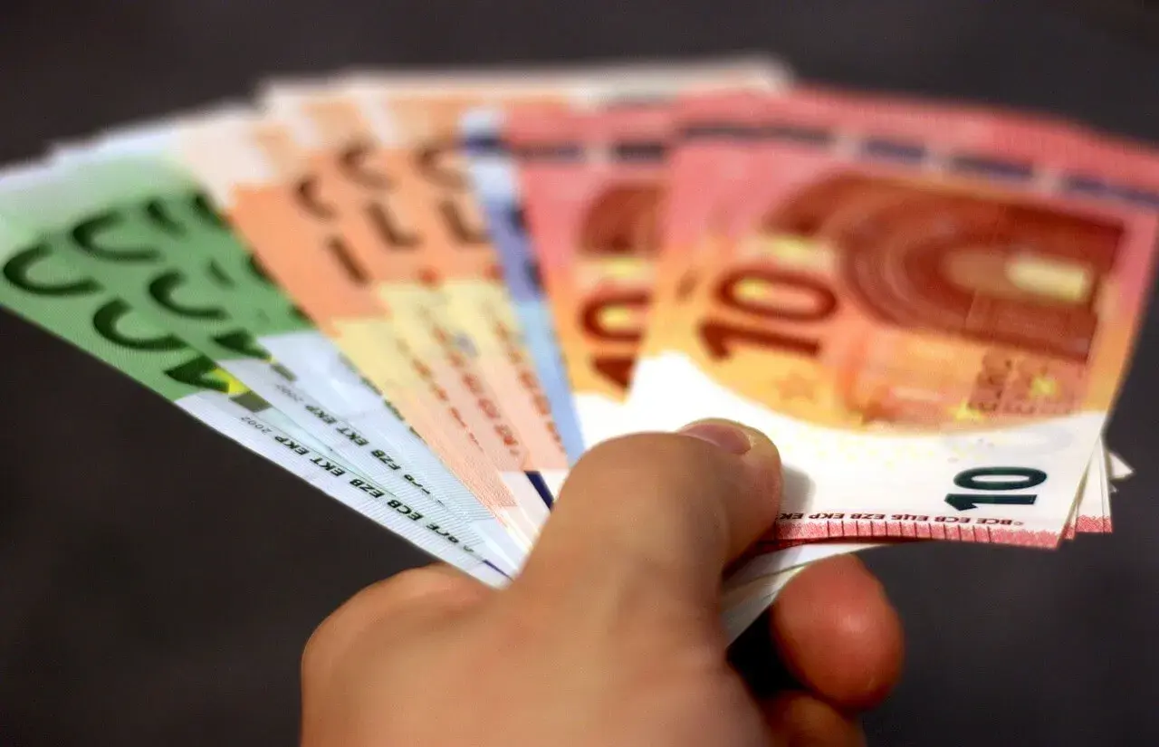 Jak bezpiecznie zrezygnować z planu inwestycyjnego AXA ze składką regularną