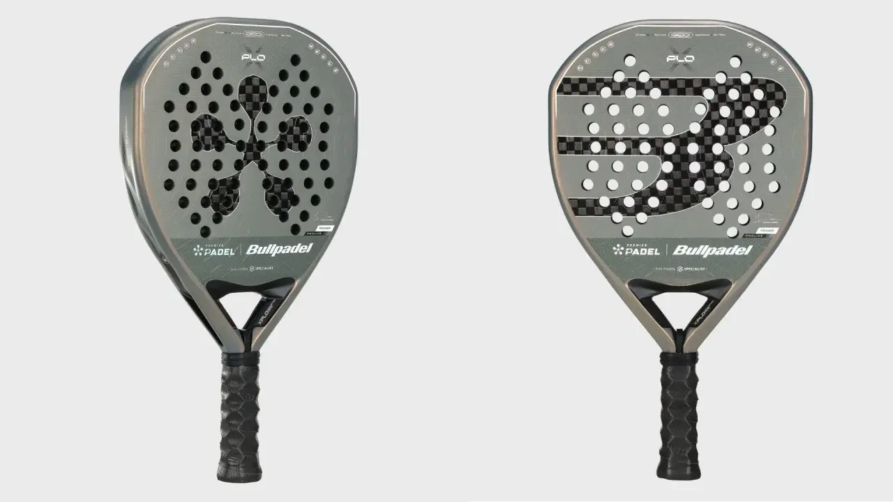 Due racchette da padel Bullpadel, un nuovo padel per dominare il campo. Design moderno e impugnatura ergonomica.