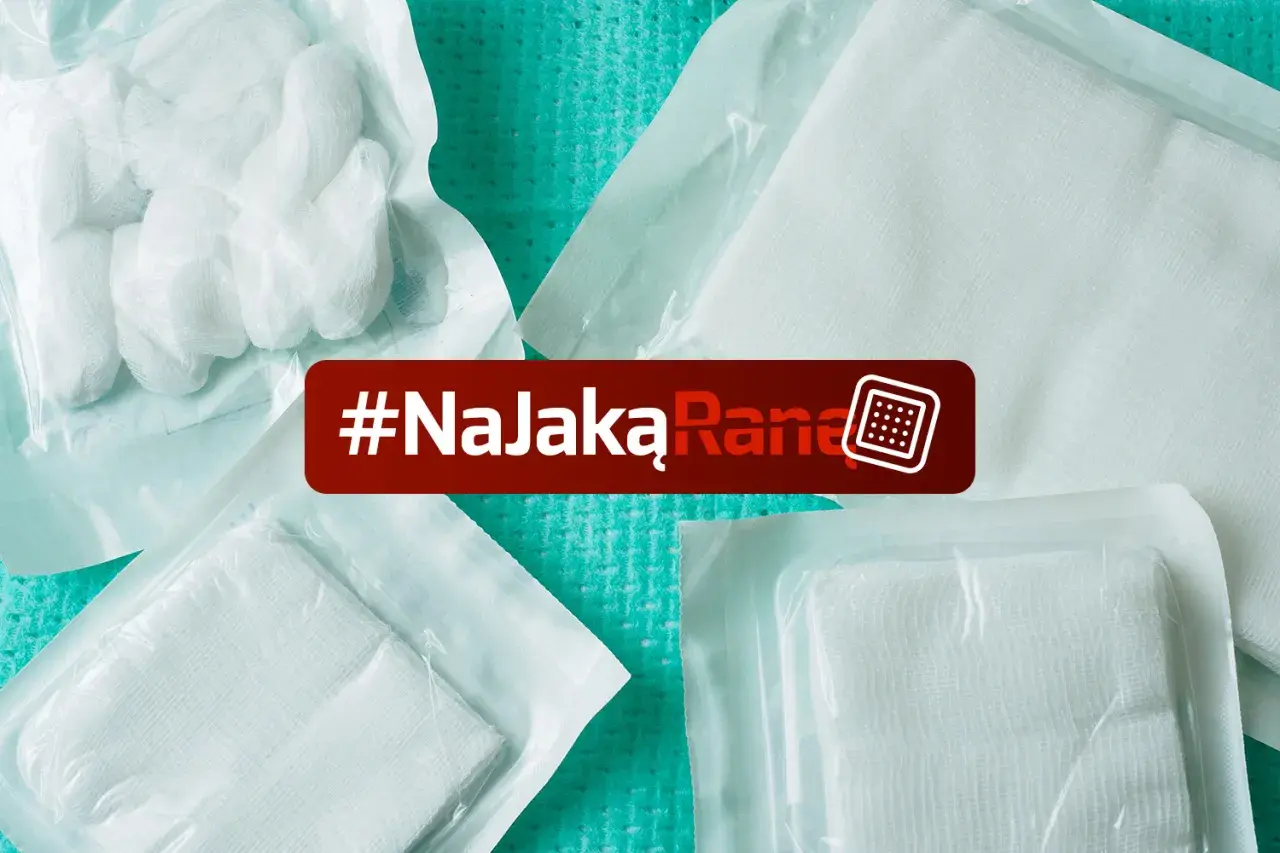 Sterylne gaziki i opatrunki w opakowaniach, z czerwonym paskiem #NaJakąRanę.