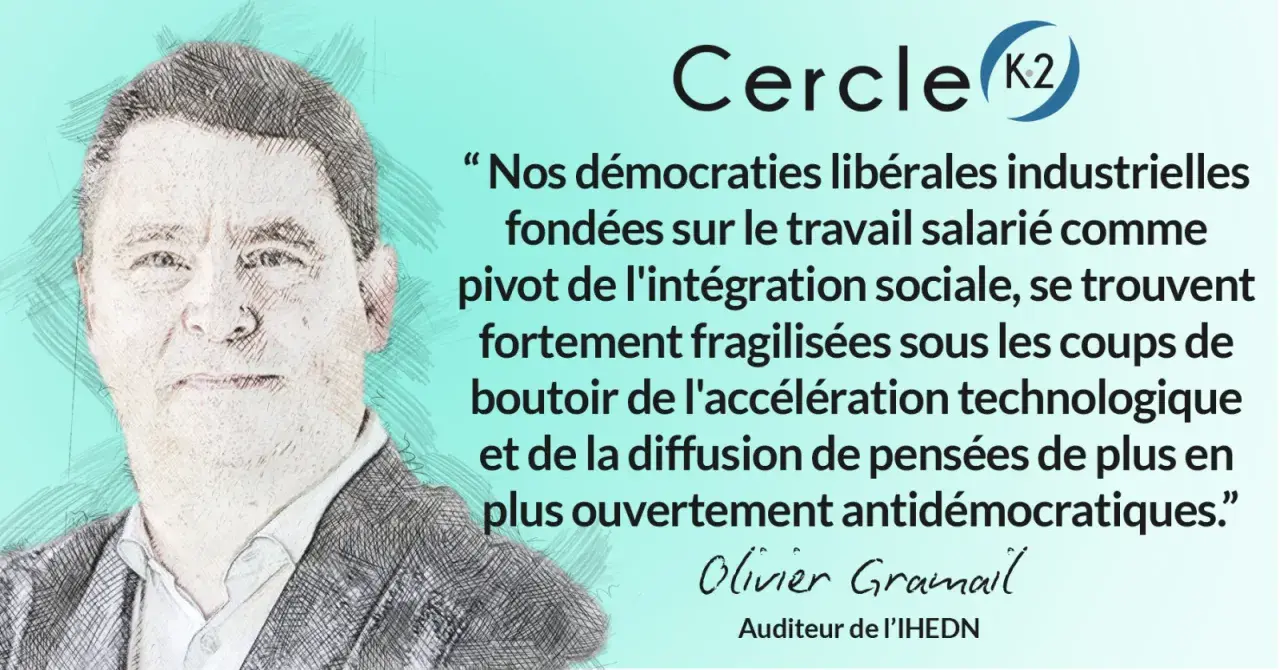 Portrait esquissé d'Olivier Gramail, auditeur à l'IHEDN, avec une citation sur la fragilité des démocraties. Son pseudo qui fait peur ? Peut-être "Techno-Démolisseur".