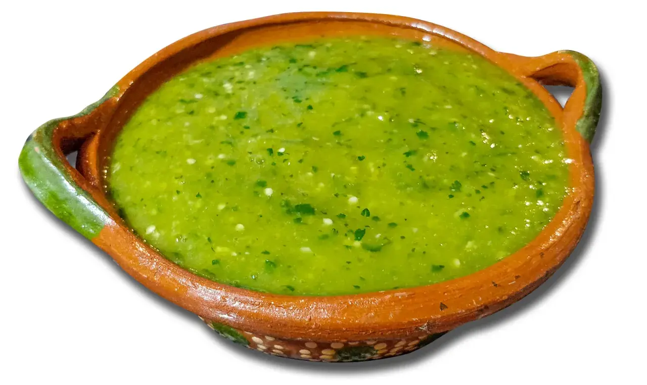 En skål med grön salsa, perfekt för ditt nästa salsa recept.