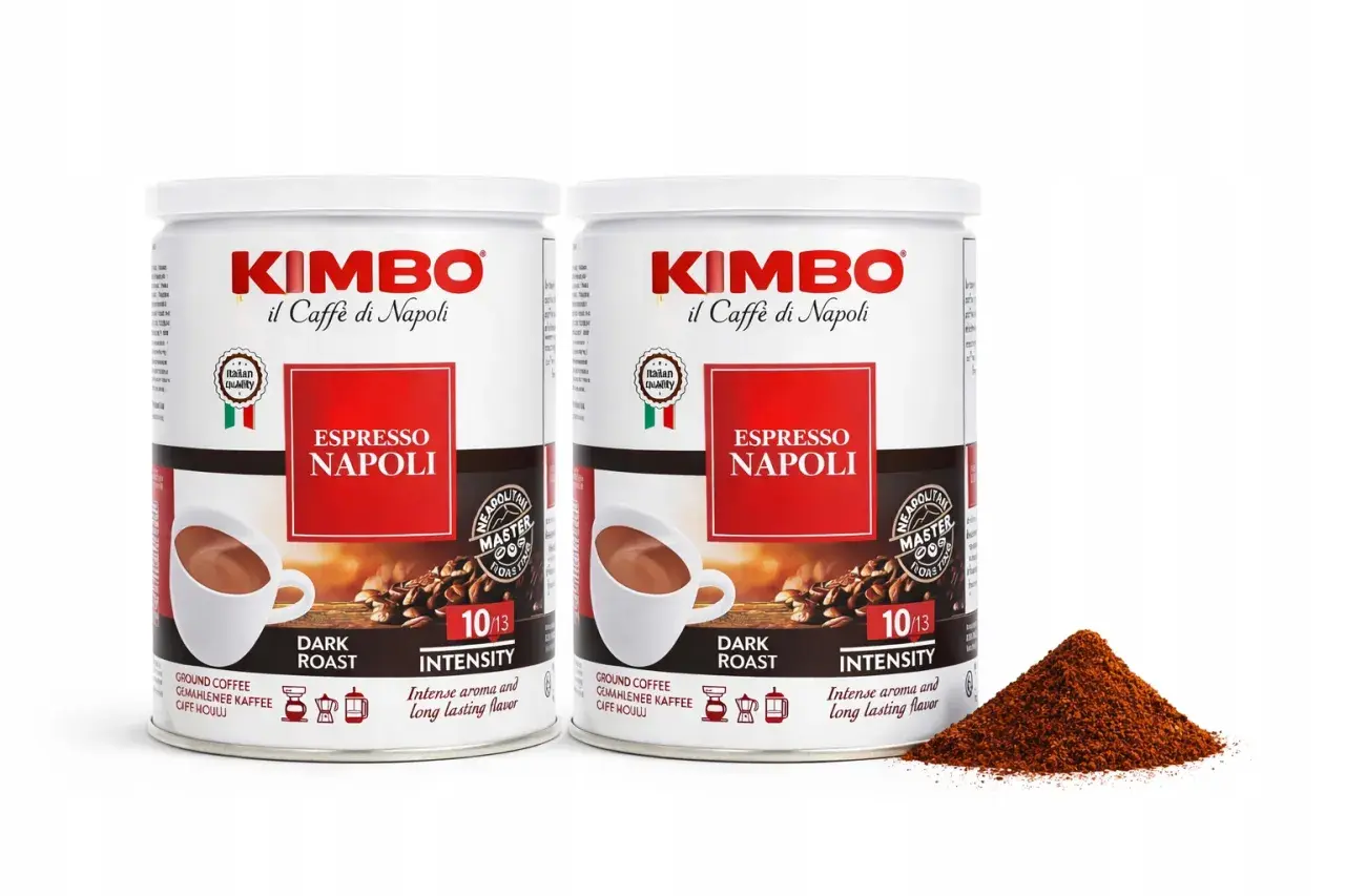 Dwie puszki kawy Kimbo Espresso Napoli, ciemno palona, o intensywnym aromacie i długotrwałym smaku.