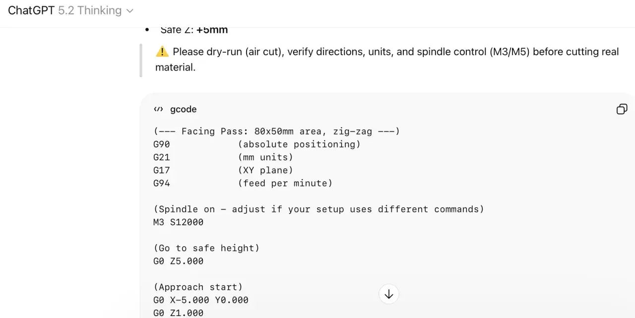 Fragment kodu G-code z instrukcjami dla frezarki CNC, zawierający komendy po polsku, np. G90 (pozycjonowanie absolutne).