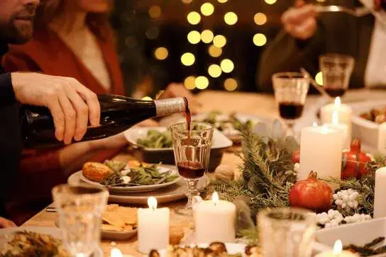Ile kosztuje catering na Wigilię? Sprawdź ceny i opcje menu