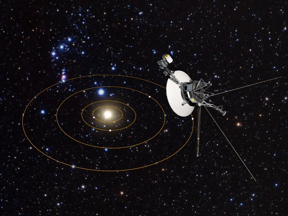 Sonda Voyager 2 przemierza kosmos, oddalając się od Słońca i planet.