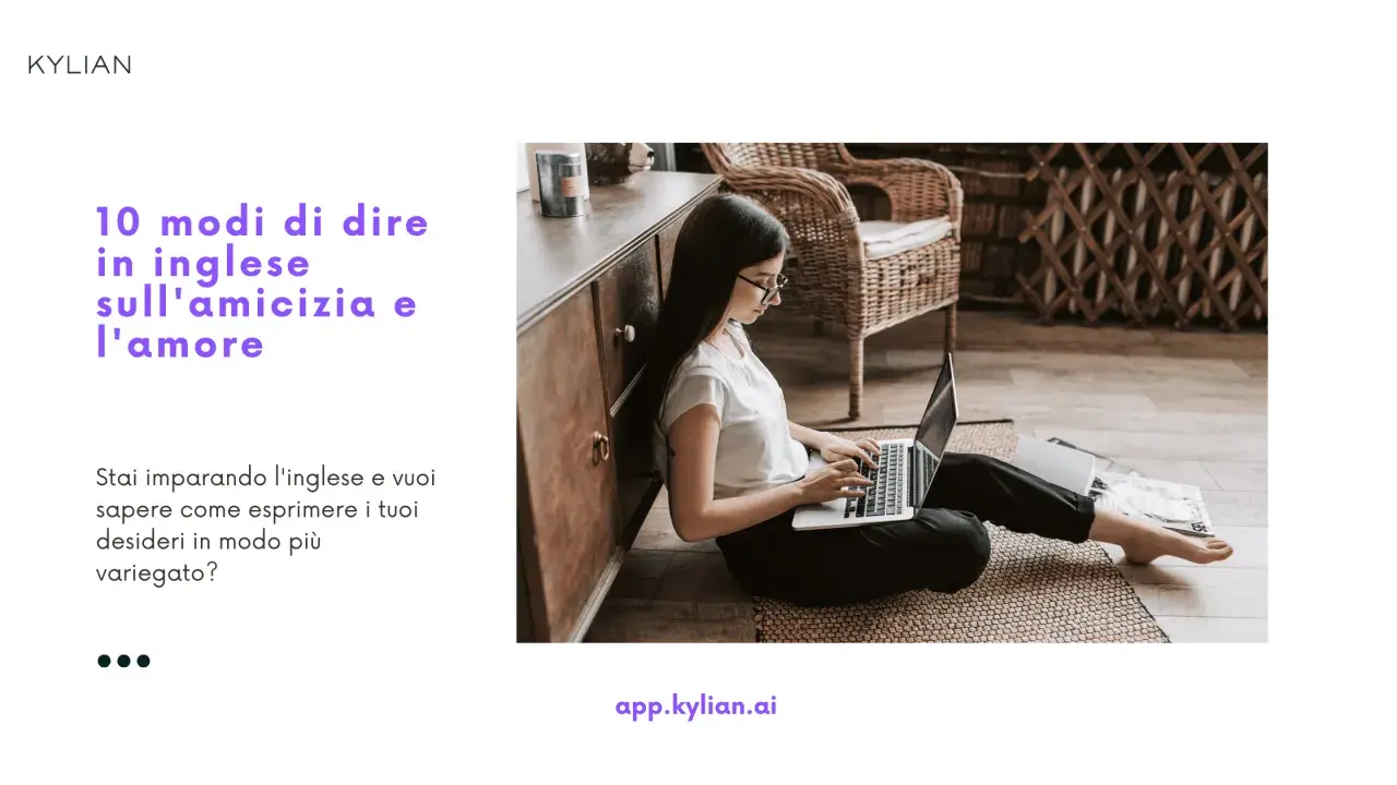 Ragazza studia frasi d'amicizia in inglese al computer. Impara a esprimere sentimenti con parole nuove.