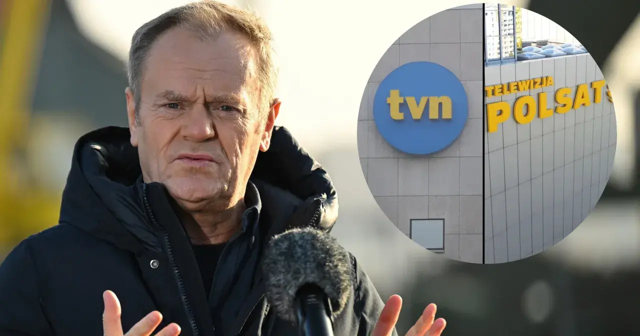 Donald Tusk przed mikrofonem, w tle logo TVN i napis "TELEWIZJA POLSAT". Mówi, że nie oglądam Polsatu.