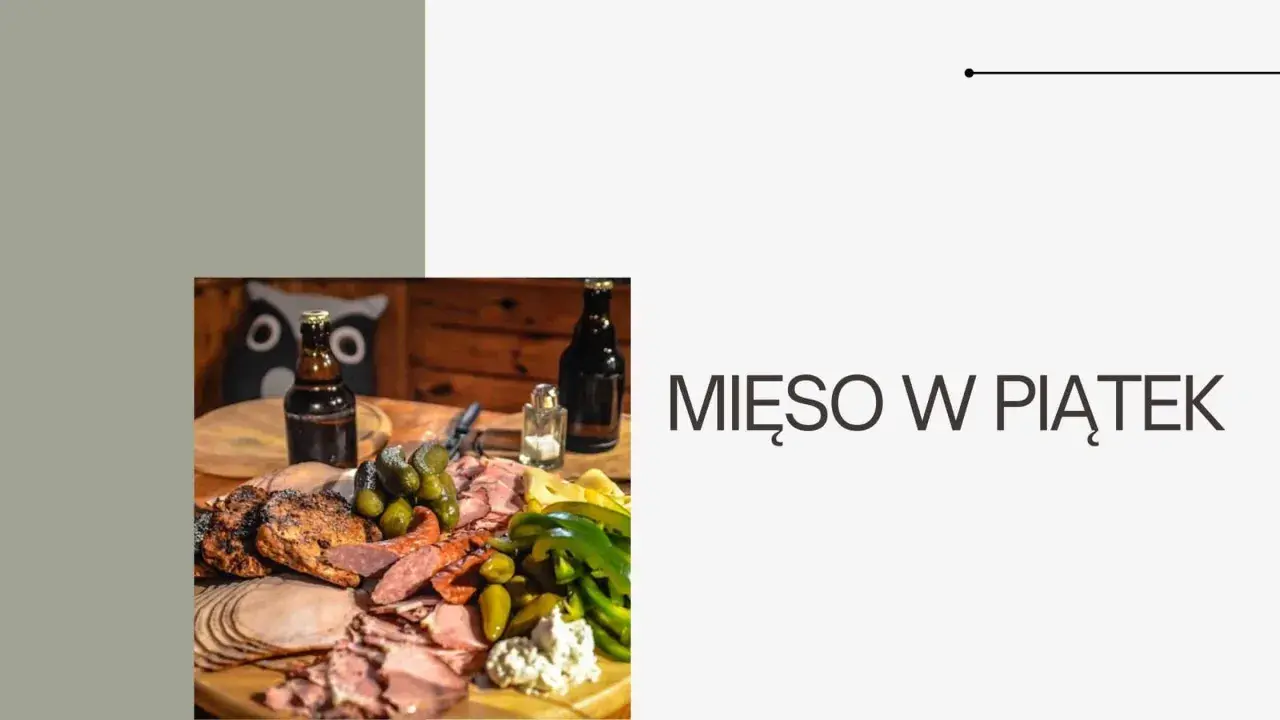 Talerz wędlin i mięs z ogórkami i papryką, obok butelka piwa. Czy jedzenie mięsa w piątek to grzech?
