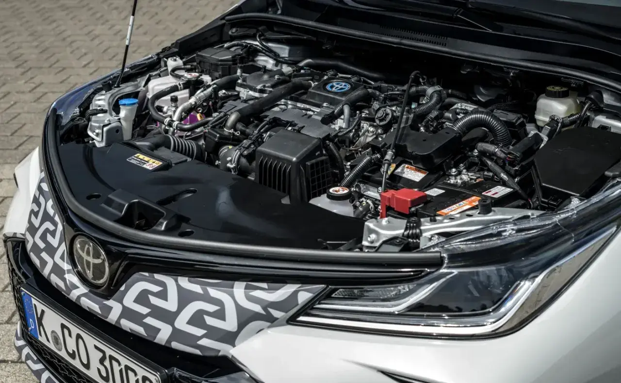 Silnik 1.5 VVT-i 125 KM w Toyocie. Opinie o jego pracy są zazwyczaj pozytywne, chwalony za niezawodność i oszczędność.