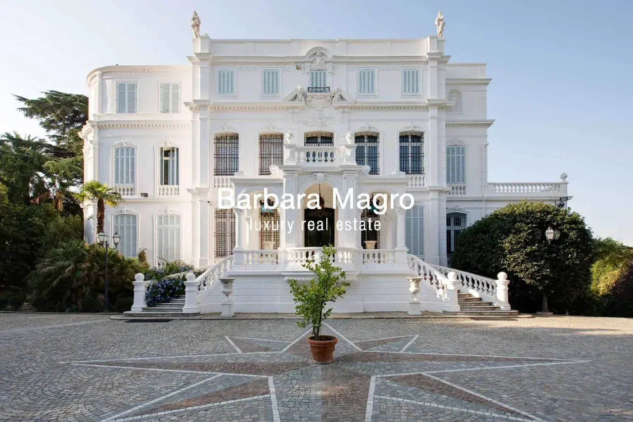 Villa storica, ideale per chi cerca una dimora di prestigio, categoria catastale A8. Un sogno immobiliare.