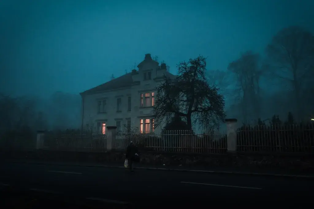 Najlepsze horrory – TOP 10 filmów, które przeraziły widzów!