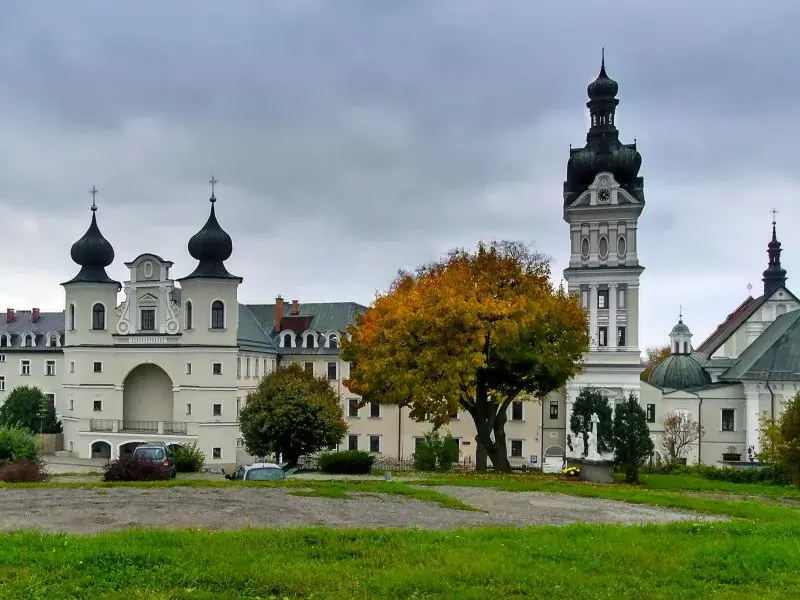 Najlepsze atrakcje w Tuchowie, które musisz zobaczyć i przeżyć