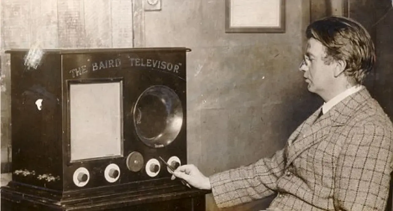 Kiedy powstała telewizja? Historia od Bairda do cyfrowej rewolucji