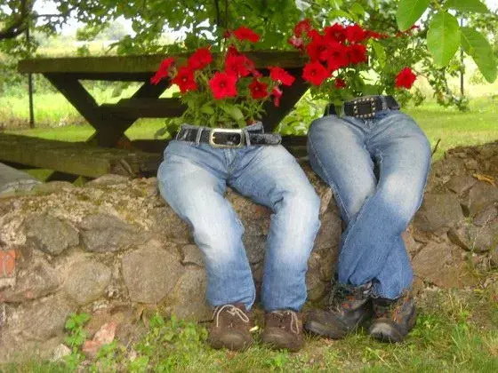 Jak zrobić kwietnik z jeansów - proste sposoby na kreatywne DIY