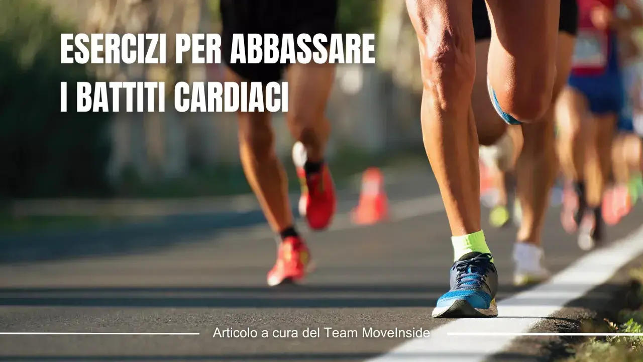 Atleti corrono in una gara, mostrando come abbassare i battiti cardiaci con l'allenamento.