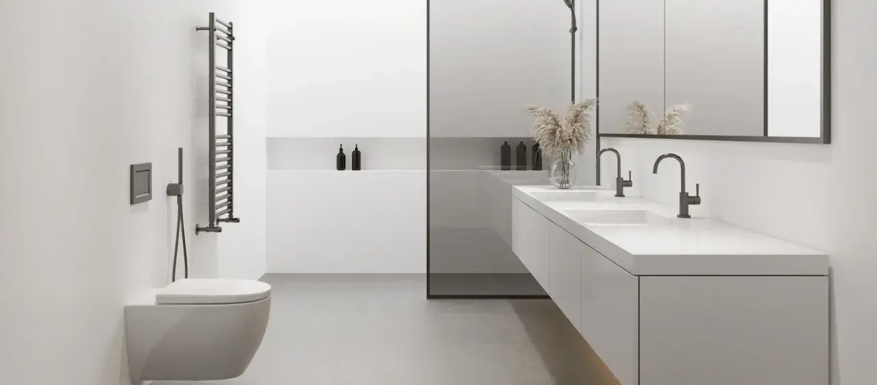 Modernes, minimalistisches bad ohne fenster mit freihängendem WC, Doppelwaschtisch und schwarzem Handtuchwärmer.