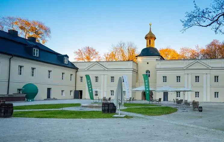 Pałac w Siemianowicach Śląskich: Historia, architektura i atrakcje