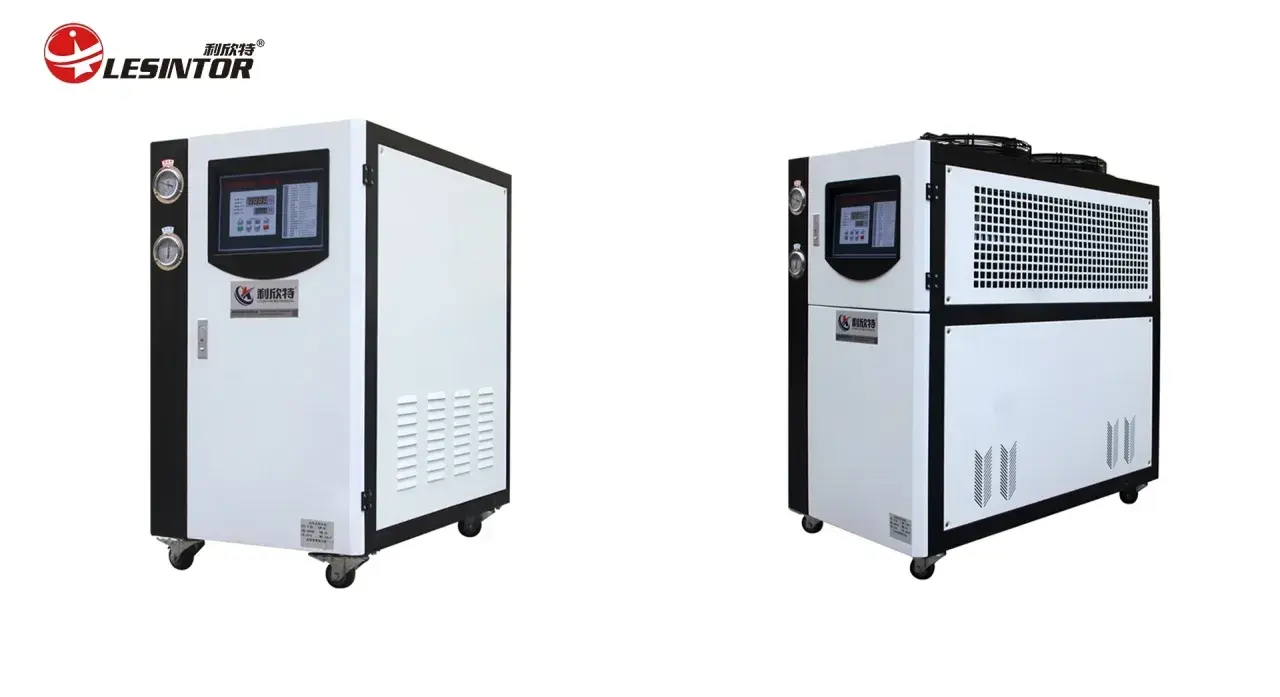 Dos unidades de refrigeración por agua Lesintor, con pantallas digitales y manómetros, listas para optimizar la temperatura.