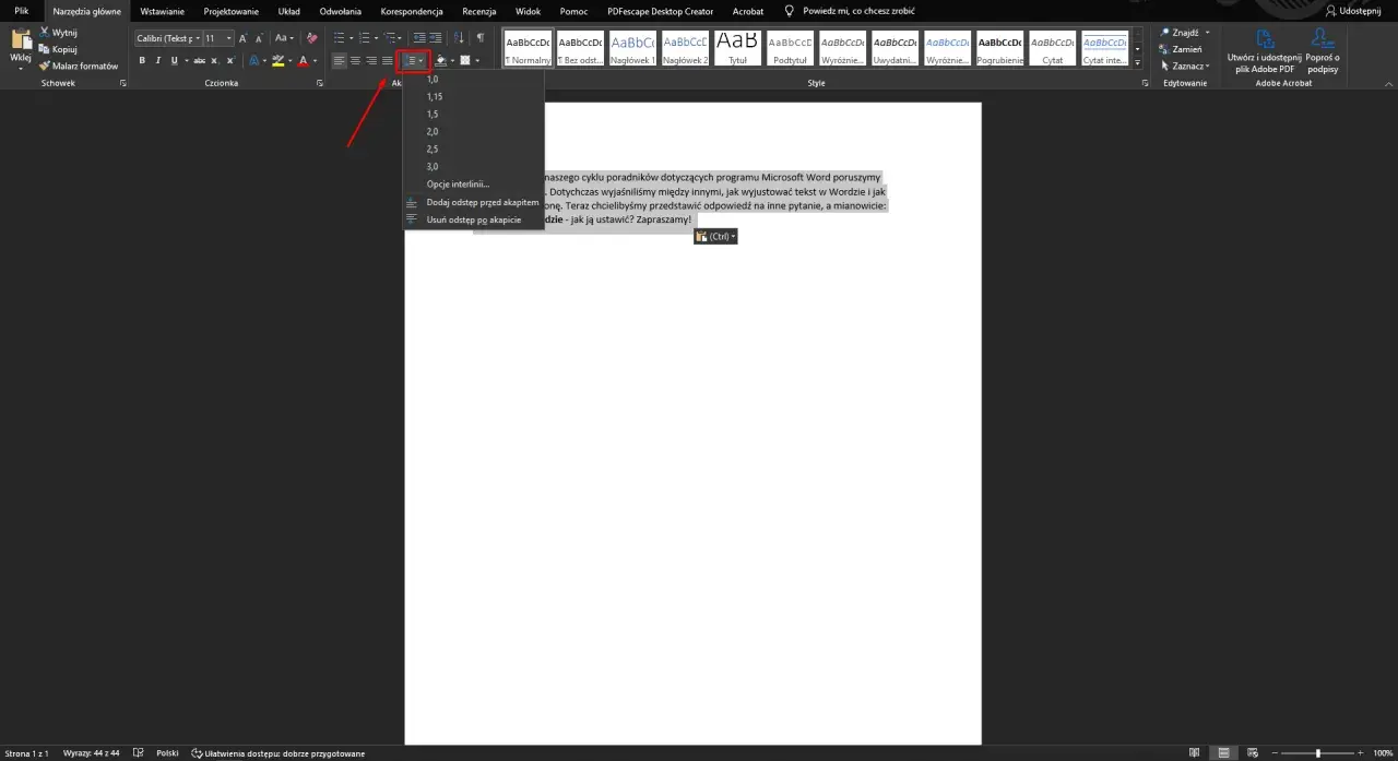 Ustawienie interlinii w Wordzie. Wybierz opcję interlinia z menu, by dostosować odstępy między wierszami tekstu.