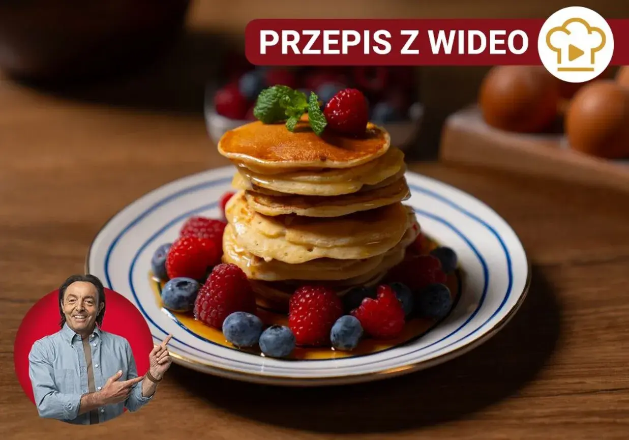 Pyszne pancakes z malinami i borówkami, idealne na śniadanie. Poznaj nasz pan cake przepis!