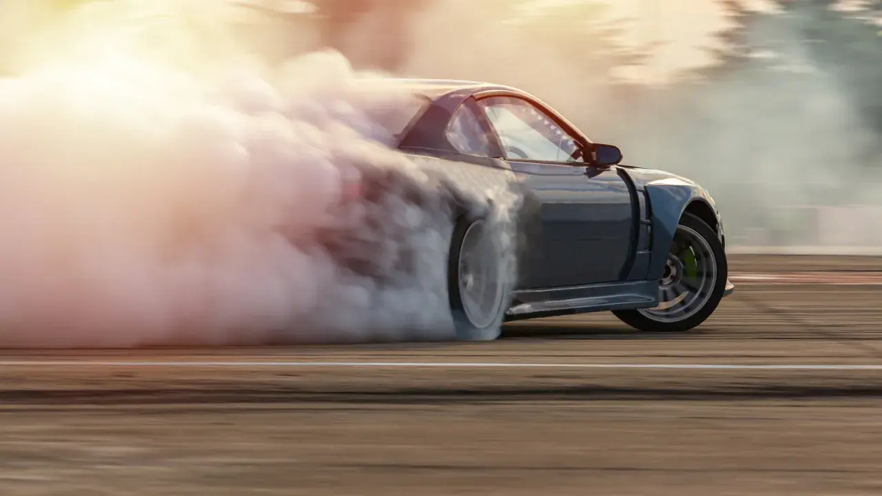 Jak adrenalina motoryzacji spotyka emocje platform rozrywkowych online