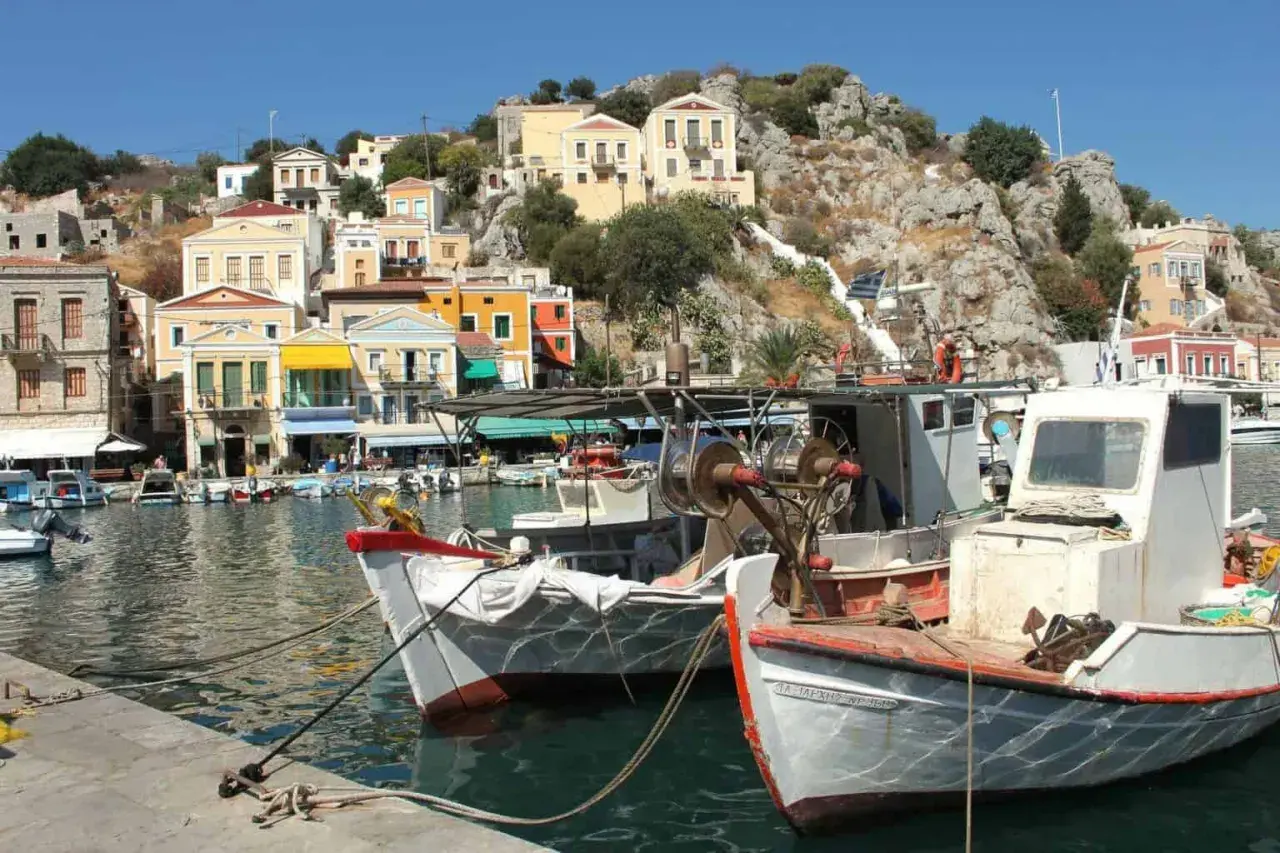 Rodos co warto kupić – najcenniejsze lokalne skarby i pamiątki