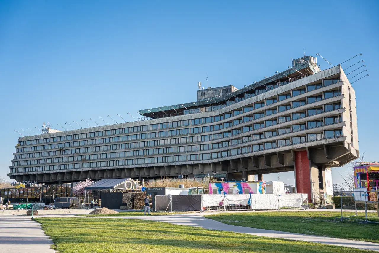 Dlaczego hotel Forum w Krakowie został zamknięty? Szokujące powody