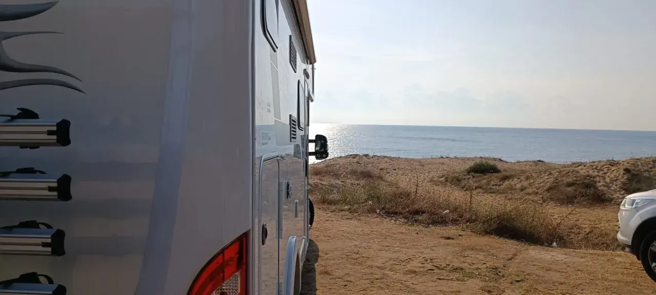 Kamper nad Morzem Czarnym, gdzie z czego słynie Bułgaria – piękne plaże i słońce.
