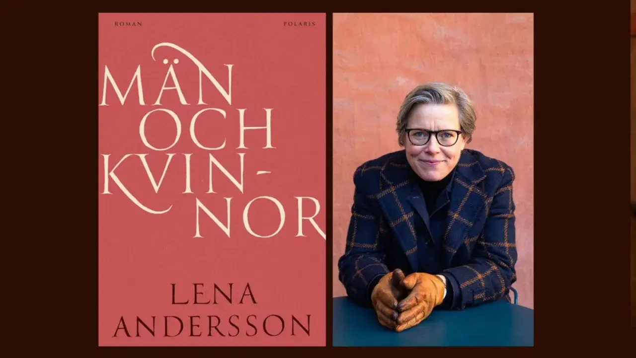 Lena Andersson ny bok "Män och kvinnor". Författaren poserar framför en orange vägg.
