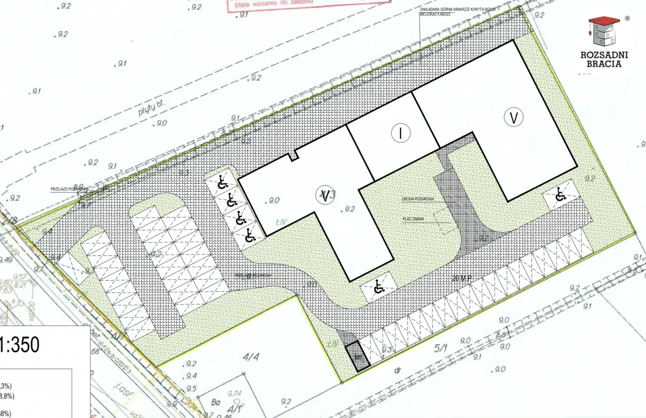 Projekt zagospodarowania terenu pod dom wielorodzinny z parkingiem, placem zabaw i drogą pożarową.