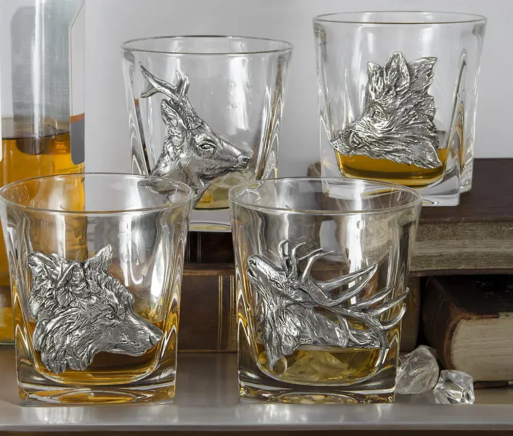 Jak nazywa się szklanka do whisky? Odkryj różne rodzaje i ich cechy