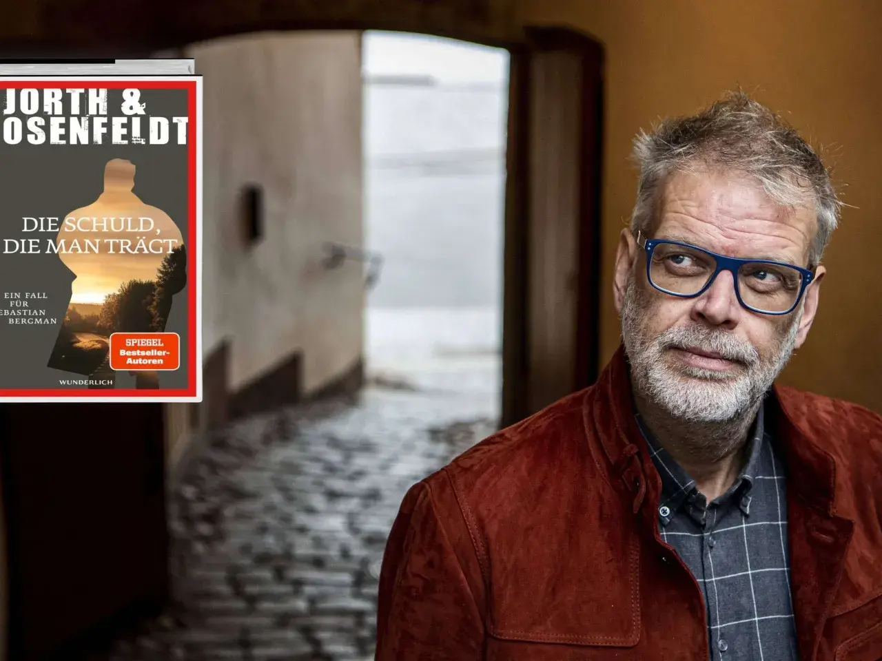 Buchcover "Jorth & Rosenfeldt: Die Schuld, die man trägt" neben einem Mann mit Brille. Die Reihenfolge der Bücher ist hier nicht ersichtlich.