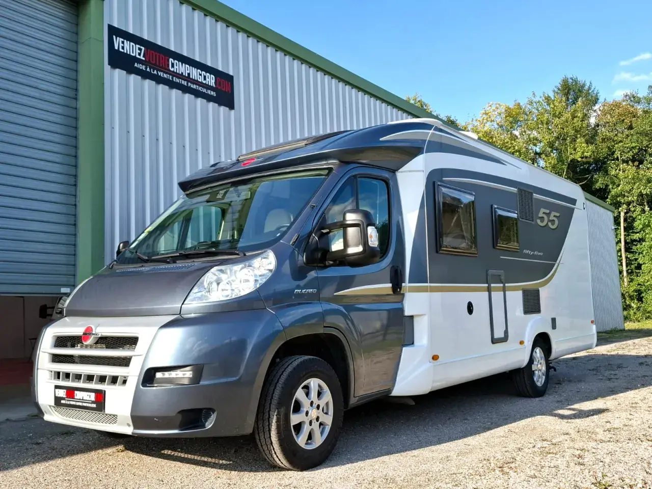 Camping-car Burstner Fifty Five 55, prêt pour l'aventure.