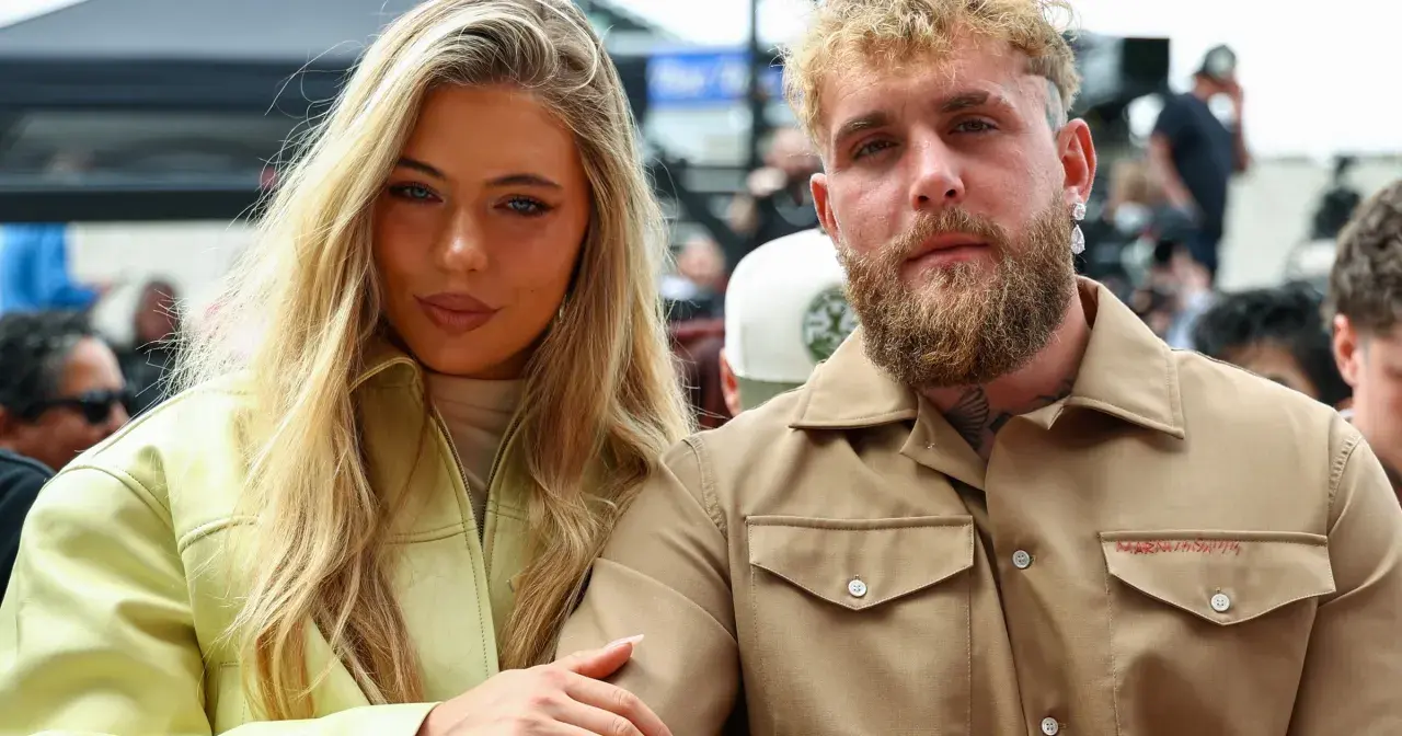 Jutta Leerdam i jej partner Jake Paul na wydarzeniu.