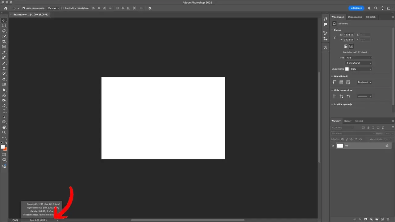 Panel "Właściwości" w Photoshopie pokazuje szczegóły dokumentu, w tym wymiary i rozdzielczość, a także panel "Warstwy" z tłem. Dysk magazynujący jest tu kluczowy dla pracy.