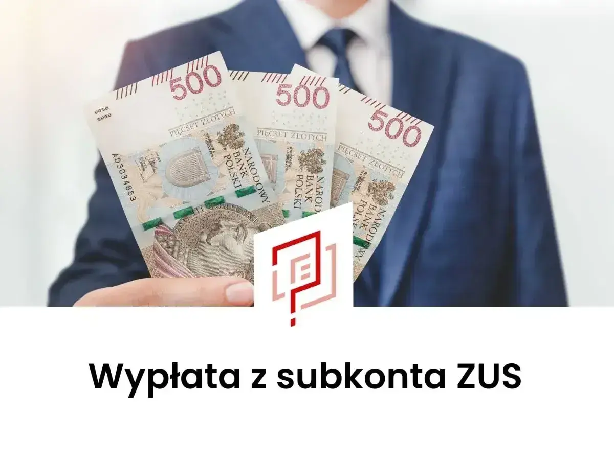 Dłoń w garniturze trzyma banknoty 500 zł. Temat: wypłata z subkonta ZUS po zmarłym.