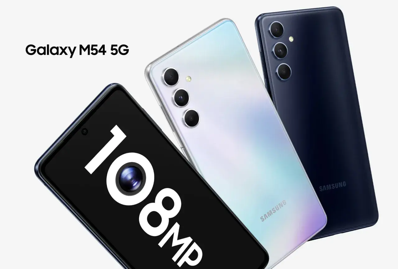 Galaxy M54 5G z aparatem 108 MP. Trzy telefony Samsung w różnych kolorach.