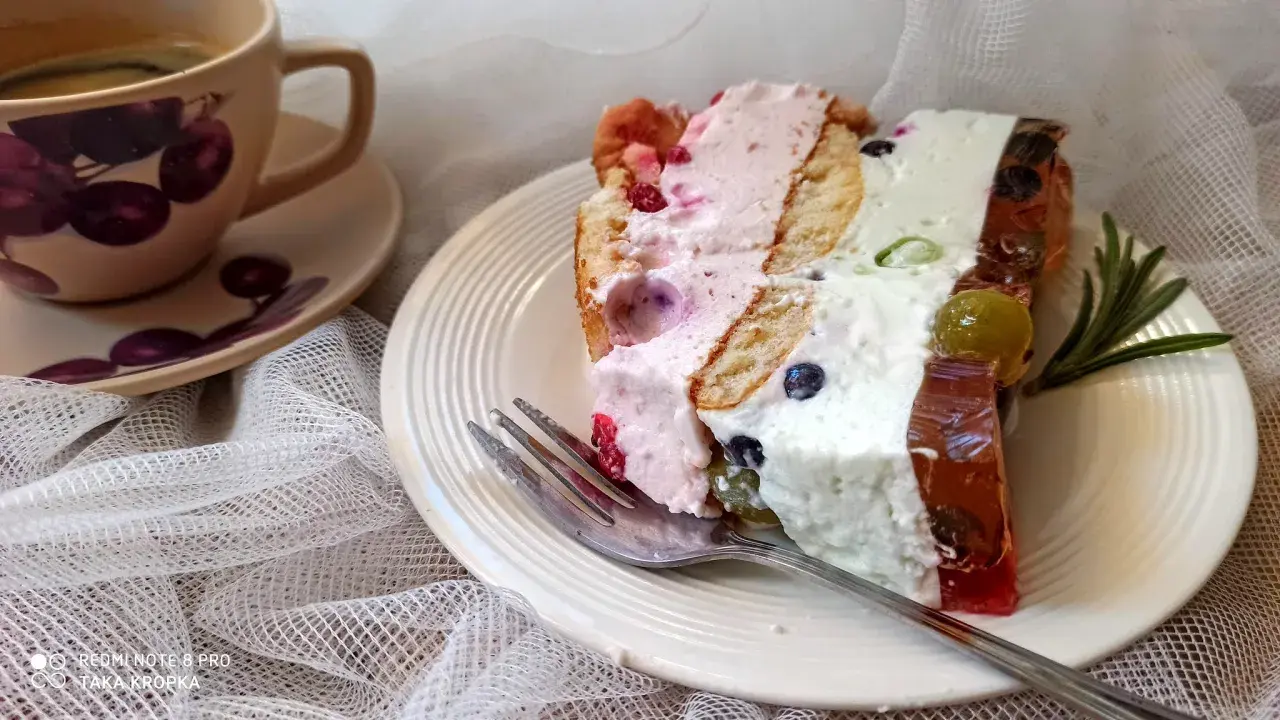 Desery z mascarpone i galaretką: 15 minut do słodkiego sukcesu!