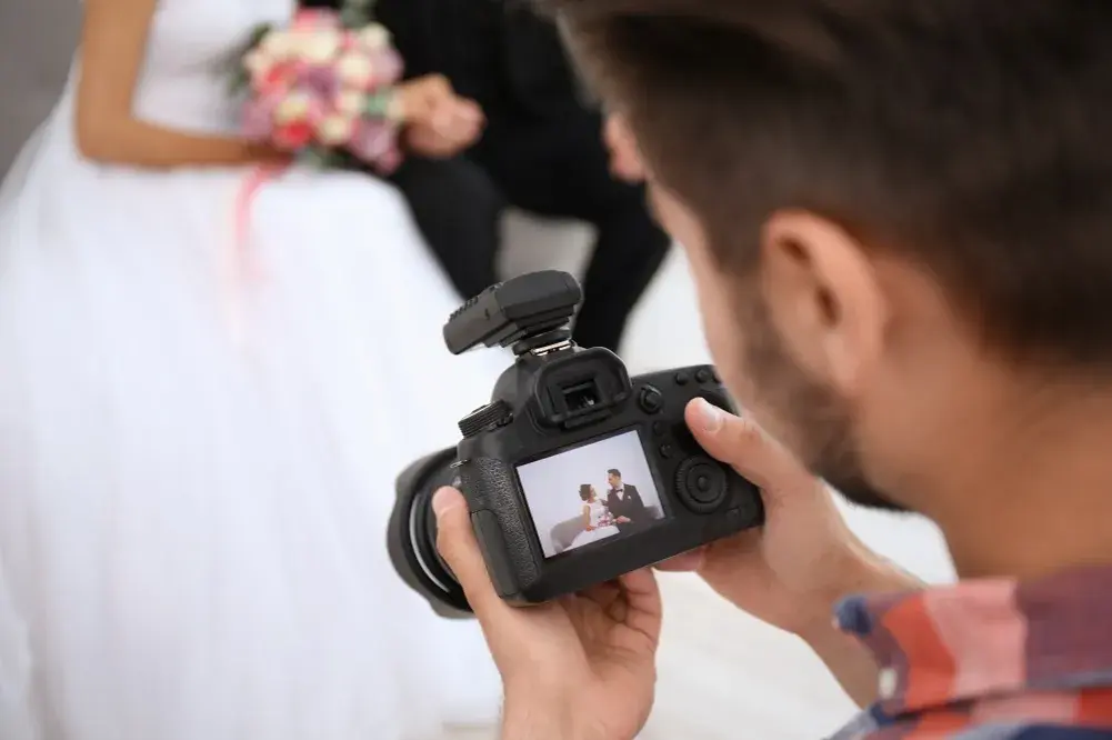 Jak wybrać fotografa ślubnego? Poradnik krok po kroku