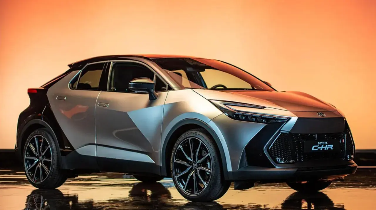Toyota C-HR, un'auto dal design audace. Valutiamo i suoi pregi e difetti per capire se è la scelta giusta.