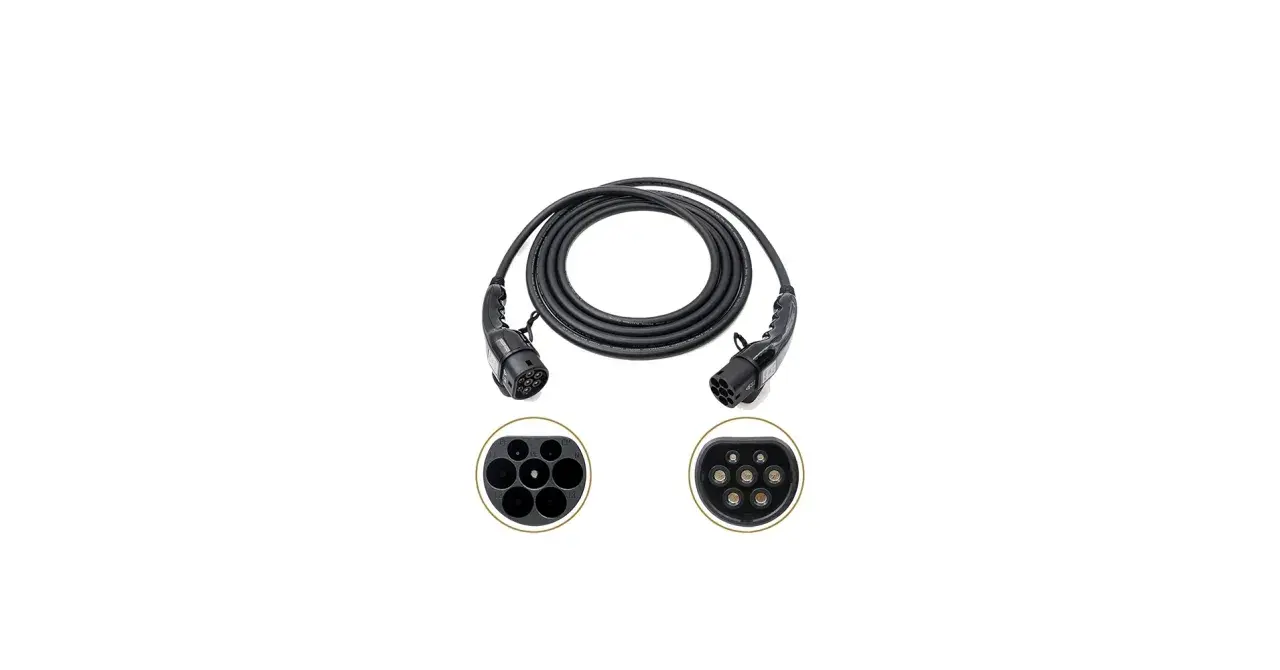 Kabel do ładowania EV z wtyczkami typu 2 i gniazdami.