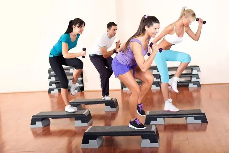 Co to jest trening cardio? Poznaj korzyści i skuteczne ćwiczenia
